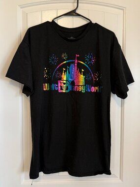 Disney Walt Disney World short-sleeve t-shirt. Size XL